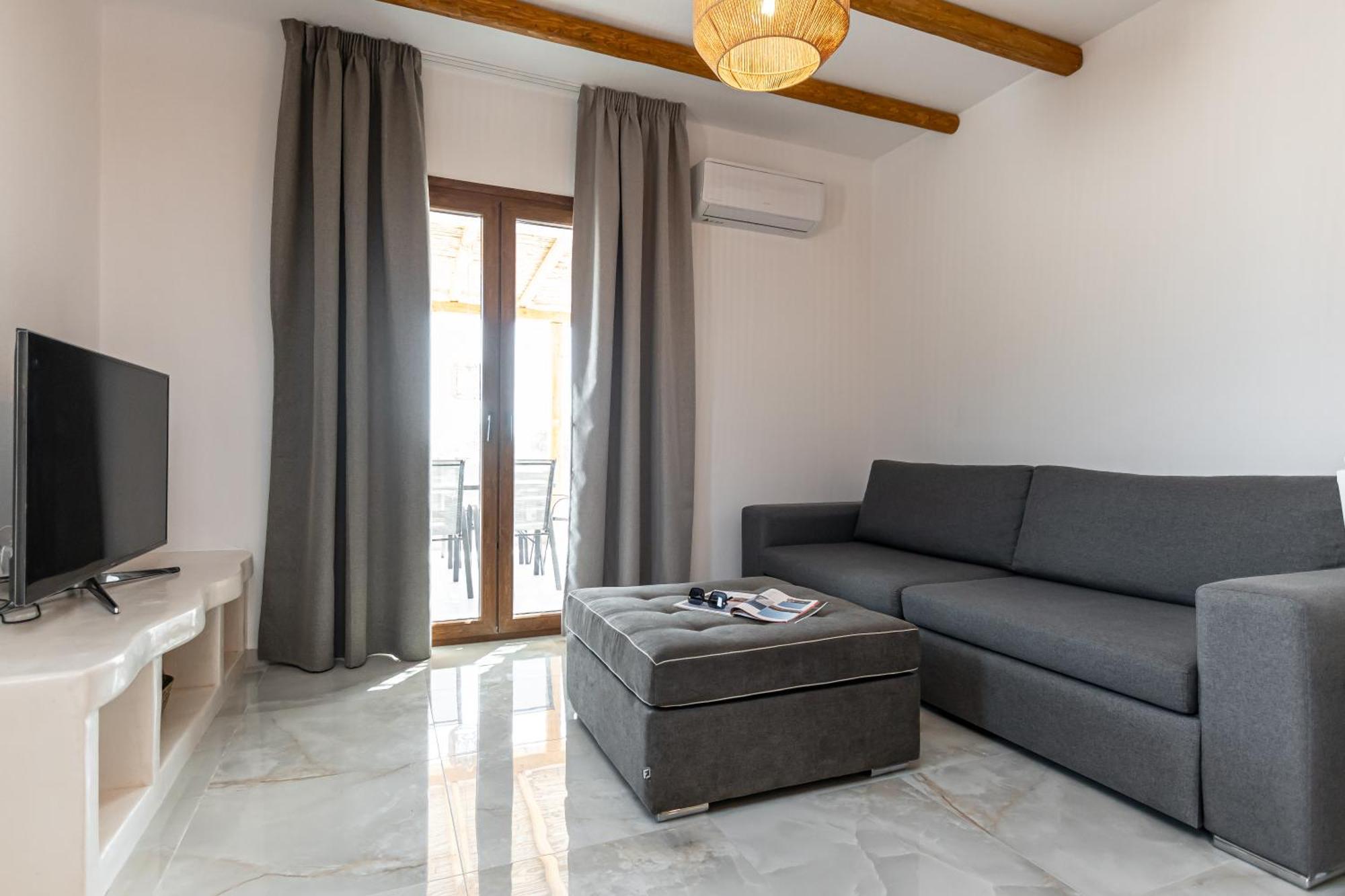 Naxos Beachwalk Villa Plaka Maragkas Exterior photo